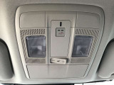 エアバッグ作動時や後突時または車内のSOSボタンを押した際に緊急通報オペレーターに連携し救急・警察を手配します。オペレーターと連携し、ご要望に応じロードサービス手配や近隣販売会社での修理などを調整します