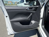 点検整備ご納車前にCertified Pre-Owned独自の「点検チェック項目シート」により、部品や機能に関する全71項目もの厳しいチェックを実施します。