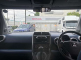 中古車は全てWeb在庫です。現車はストックヤードにて保管しており常時展示はしておりませんので、現車をご確認の場合は事前にお電話にてご連絡お願い致します。075-922-2313 定休日:毎週水曜日