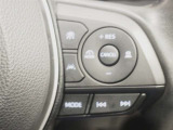 レーダークルーズコントロール(全車速追従機能付)付きです。車速に応じて追従支援してくれるので、ロングドライブも快適です。詳細は販売店スタッフまでおたずねください。