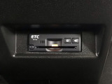 【ETC車載器】もはや必須アイテムのETCを搭載!高速道路のご利用時にとても便利!わずらわしい料金所での現金支払いが不要となりスムーズに通過できます♪