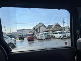 軽の看板が目印の未使用車店と同じ敷地内に展示しております。サンライズNEXT(サンライズネクスト)はこちらの看板を目印にお越しください※似たような看板のお店がございますのでお間違えのないようご注意ください