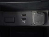 【USB接続】USB接続も可能です。スマートフォンと連動して音楽も再生可能です。