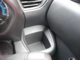運転席側ドリンクホルダー画像です。