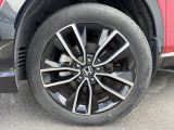 純正アルミホイールです。タイヤサイズは、225/50R18です。