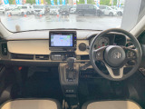 ■ 運転席まわりの装備 &rArr;