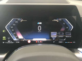 運転の楽しいBMWでは、アクセルを踏み込んでしまいそうになりますが、速度表示も見やすいため、常にお車の速度を把握できます。