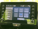 多彩な音源に対応し、お好みの音楽を最高の音質で楽しめます。ラジオ、CD、USBなど、様々なデバイスから音楽を選べます。