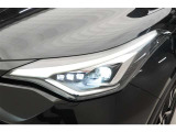 【LEDヘッドライト】 消費電力も少なく寿命も長く安全性に優れています。