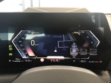 運転の楽しいBMWでは、アクセルを踏み込んでしまいそうになりますが、速度表示も見やすいため、常にお車の速度を把握できます。