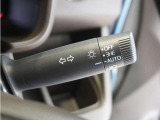 【バリアブル間欠ワイパースイッチ】車速に応じてワイパーの間隔を自動的に調整する機能。雨の量や車速に応じてワイパーの間隔を最適化し、視界を確保することができます。