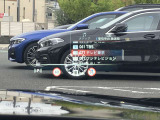 人気のヘッドアップディスプレイ!現在の車速、ナビゲーション・システムによるルート案内の矢印表示、チェック・コントロール、前車接近警告など、さまざまな情報をドライバーの視界内に直接表示いたします!