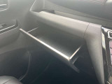 助手席側 収納スペース