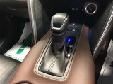 【ハイブリッドトランスアクズル(電気式無段変速機)】シフトを「S」ポジションに入れれば、マニュアル感覚のシフトチェンジが可能な6速シーケンシャルシフトマチック搭載!