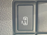 【パワースライドドア】スマートキーや運転席のスイッチでスライドドアの開閉が可能♪電動だから力を入れてドアを開ける必要が無く、小さいお子様でも、重い荷物を持っている時もラクに開け閉めできます♪