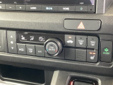 寒い朝でも快適に乗り出せる 運転席シートヒーター付き。