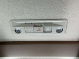 SOSコール 走行中の緊急時(病気や事故、あおり運転など)にボタンひとつでオペレーターに接続!救急や警察への連絡をサポートいたします。※使用にはお申し込みが必要です、詳しくはスタッフまで