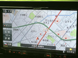 充実したナビゲーションシステムで、目的地への道案内をサポート。スムーズなカーナビゲーションで、快適なドライブをお楽しみいただけます。