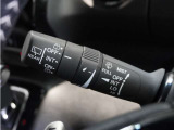 【バリアブル間欠ワイパースイッチ】車速に応じてワイパーの間隔を自動的に調整する機能。雨の量や車速に応じてワイパーの間隔を最適化し、視界を確保することができます。