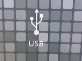 USB接続できます。スマホと接続して音楽を楽しんでください。