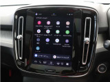 Google搭載のボルボなら、車内にいながら多彩なデジタルライフをお楽しみいただけます。Google Playから必要なアプリをダウンロードして、有意義な移動時間を楽しみましょう。