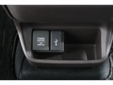 スマートフォンなどの音楽再生が可能なUSB接続ジャック装備車両です♪♪♪