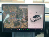 TESLAと言えばにタッチスクリーンディスプレイ!各操作はこちらで行います。