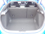 ◆定員乗車時のカーゴルームです。普段のお買い物の荷物やたくさんの収納が可能です。