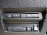 自動(被害軽減)ブレーキ、踏み間違い衝突防止アシスト、車線逸脱防止支援システム、横滑り防止装置などのセーフティ機能が充実してます。