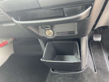 ♪ 収納たっぷり小部屋たっぷり!色んなところに収納BOX付いてます!物をたくさんしまっておけるのは便利ですね ♪