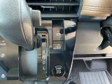 オ-トブレーキホールド搭載。信号待ちなどブレーキを踏んで停車した後に、ブレーキペダルから足を離しても、ブレーキ力を保持するので、足の疲れを軽減します。