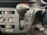 軽の看板が目印です!届出済 未使用車をお探しの方はこちらの看板を目印にお越しください。※似たような看板のお店がございますのでお間違えのないようご注意ください。