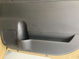 ドアの内張りにキズあります。