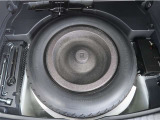 スペアタイヤ付属ですので万が一の時も安心です。
