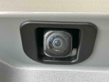 バックカメラで車庫入れラクラク♪♪