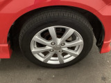 足元が引き立つアルミホイールです。車全体のイメージがアップします。