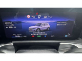 【コマンドシステム】センターのコントローラーとスイッチ類及び音声認識機能により、ナビゲーションやオーディオ&ビジュアル、車両設定等を安全に操作できます。また高精度ディスプレイを採用しています。