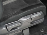 ◆シートハイトアジャスター◆運転席を上下に高さ調節ができます!運転ポジションを体格に合わせてシート調整できます。
