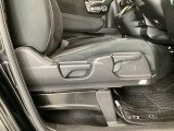 【前席】運転席にはシート高を調整できるハイトアジャスターが装備され、幅広いシートポジションの設定が可能になっております♪