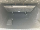 頻繁に取り出さない荷物は二重底の下段に収納可能