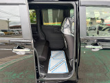 大きくドアが開くので乗り降りもスムーズに行えますよ♪