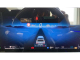 【コックピットディスプレイ】新しいディスプレイコンセプトを採用したデジタル式メーターパネルです。大型で高精細ディスプレイにより様々な情報を容易に読み取ることができます。
