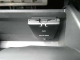 ここにETCが付いております。高速道路の料金所もスイスイ♪ ETCカードの申し込みは日産カードがおすすめ☆「安心」「おトク」「便利」で皆さまのカーライフをサポートする特典満載のカードです。