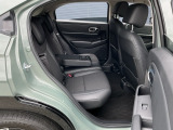 セカンドシートです!!ベンチシートになってますので、お二人の乗車ですとゆったり座って頂けますよ!!