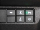 ホンダセンシングが装備されています。アダプティブレーダークルーズやレーンキープアシスト、車線逸脱防止機能なども備えていて、ロングドライブも快適で安全にお楽しみいただけます。