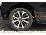 純正アルミホイールです。タイヤサイズは、155/65R14です。