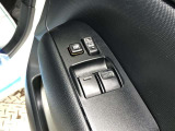 運転席・助手席窓はパワーウィンドウになっています。