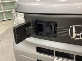 【AC外部給電器】車の電気を使える、給電機能の利用が可能に。給電口に差したAC外部給電器とつなぐだけで、簡単に電動アイテムを動かせます。最大出力1500W。