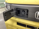 【AC外部給電器】車の電気を使える、給電機能の利用が可能に。給電口に差したAC外部給電器とつなぐだけで、簡単に電動アイテムを動かせます。最大出力1500W。