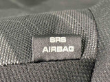 車両側方からの衝撃を緩和するSRSサイドエアバッグ(運転席/助手席)に加えて,SRSカーテンシールドエアバックも標準装備